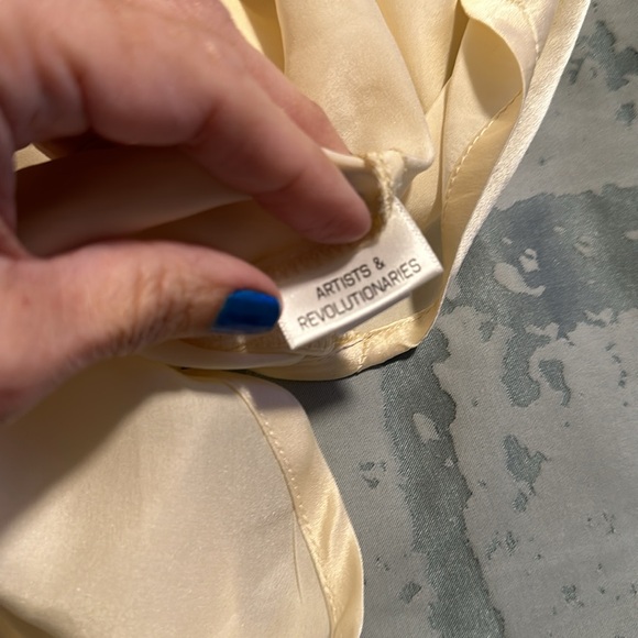 Artists & Revolutionaries Silk High/Low Top, Creamed Peach - Picture 9 of 13